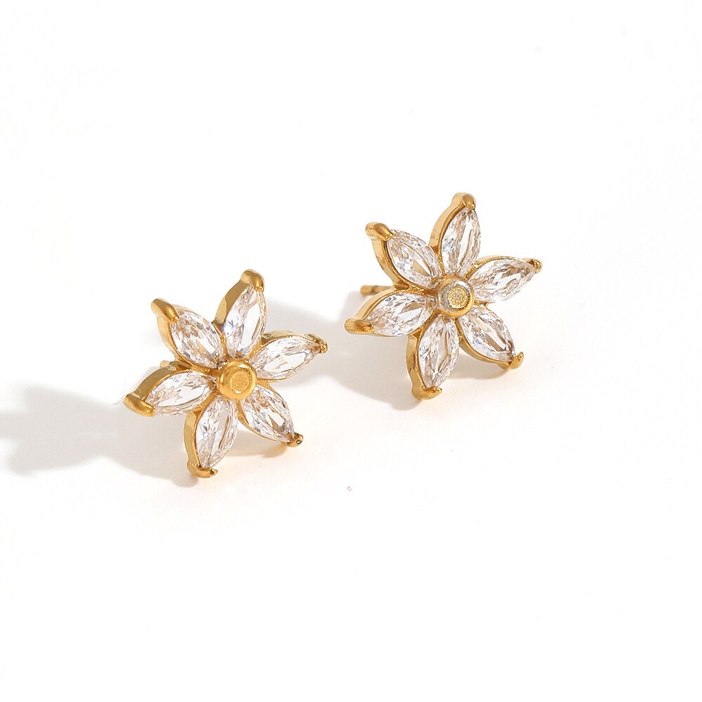 1 par de aretes tipo botón de acero inoxidable chapados en oro de 18 quilates con diseño de flores diarias de la serie Simple para mujer h5 